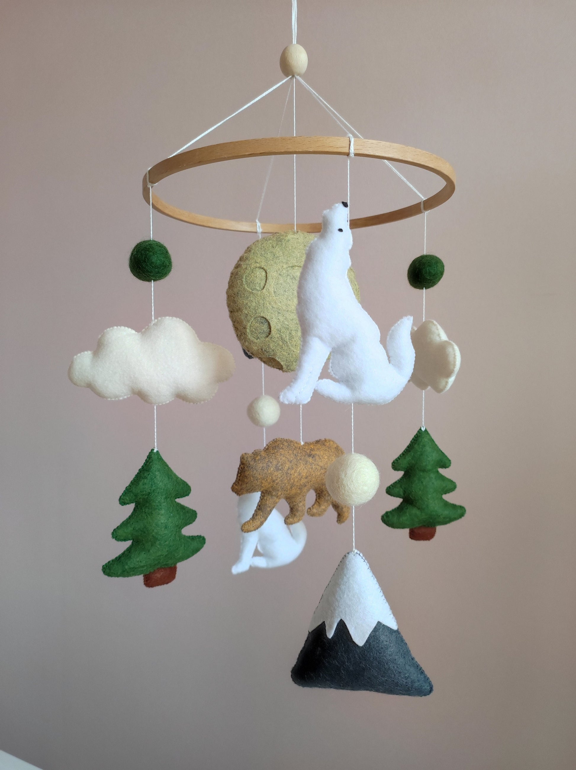 Mountains baby mobile with bear will be a great addition to your woodland/national park nursery decor